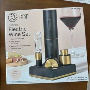 RBT Electric Wine Set with Gold Accents